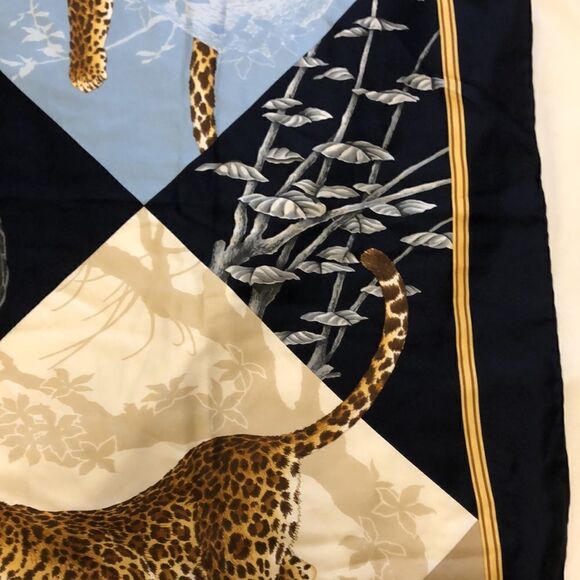 Vintage Ferragamo jungle cat scarf - Picture 6 of 13